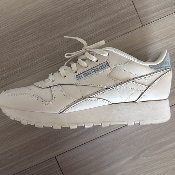 Reebok sneakers - Picture 2 of 6